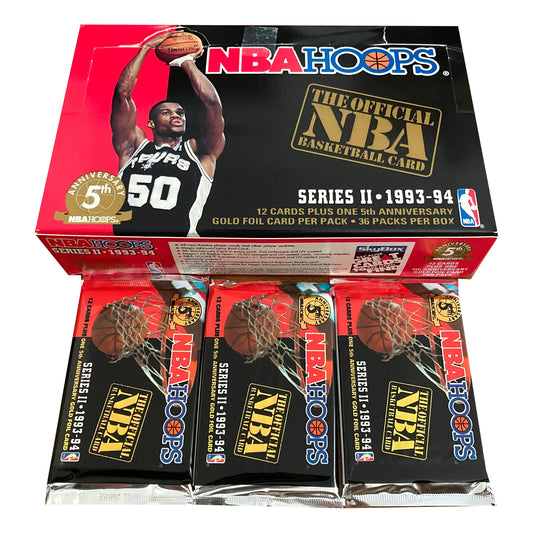 Pack NBA Hoops 1993-1994: Cartas de estrellas como Robinson, Shaq y más. Incluye tarjeta 5to Aniversario con sello dorado. ¡Colecciona historia!